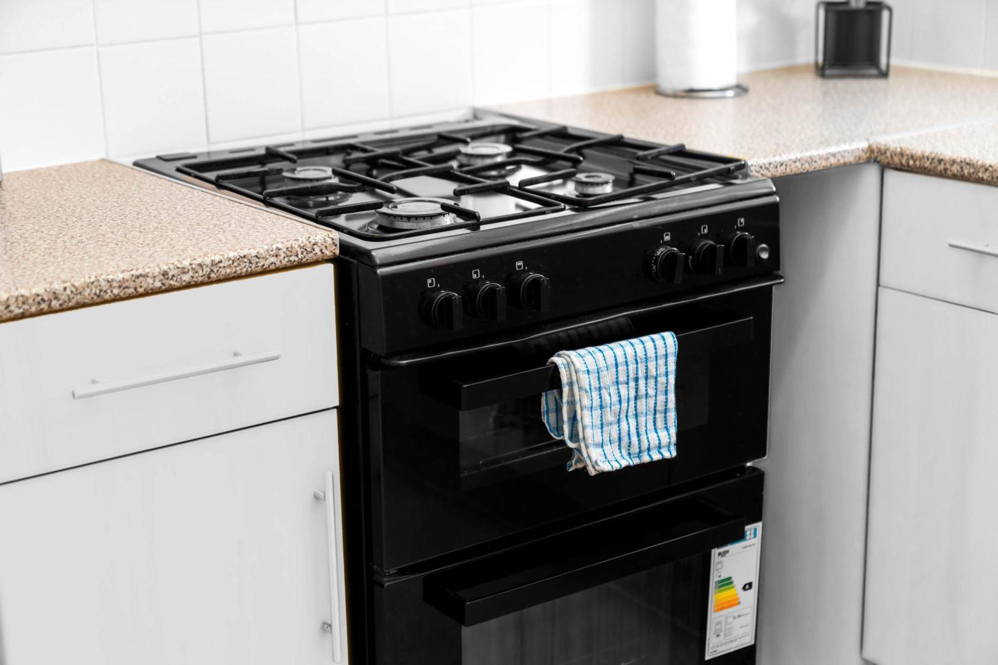 Two Bedroom Apartment - Single Beds - Accommodates 3 - Street Parking - Top Rated -Wbb 웨스트브로미치 외부 사진
